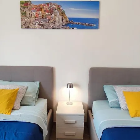 Stephy Station 5 Terre Apartment *